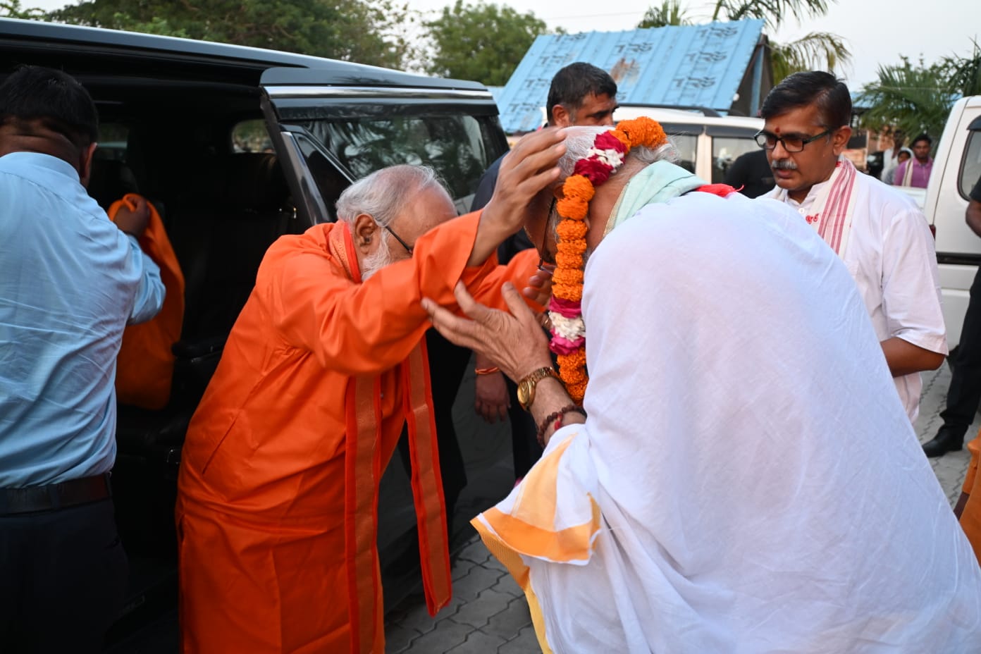 दिनांक 10 मई 2026 - जगद्गुरु ब्रह्मर्षि कुमार स्वामी जी का आयुष ग्राम चिकित्सालय में आगमन
